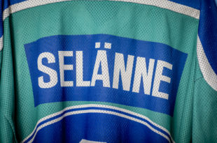 TEEMU SELANNE Hockey Nhl TEAM FINLAND NIKE JERSEY 1998 Suomi