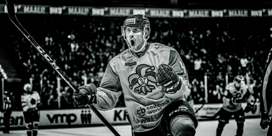 Erik Karlsson game worn 2d period jersey winter classic 2014
